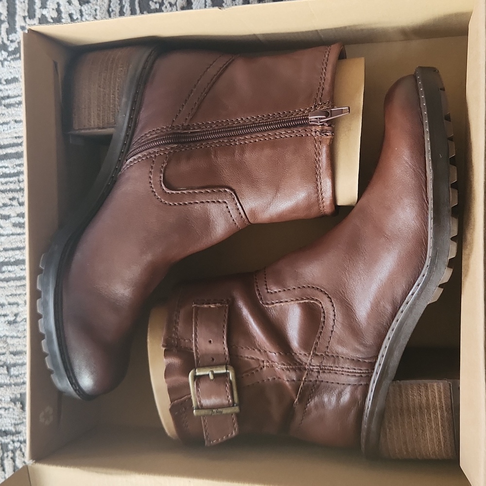 Zodiac Brown Boots
